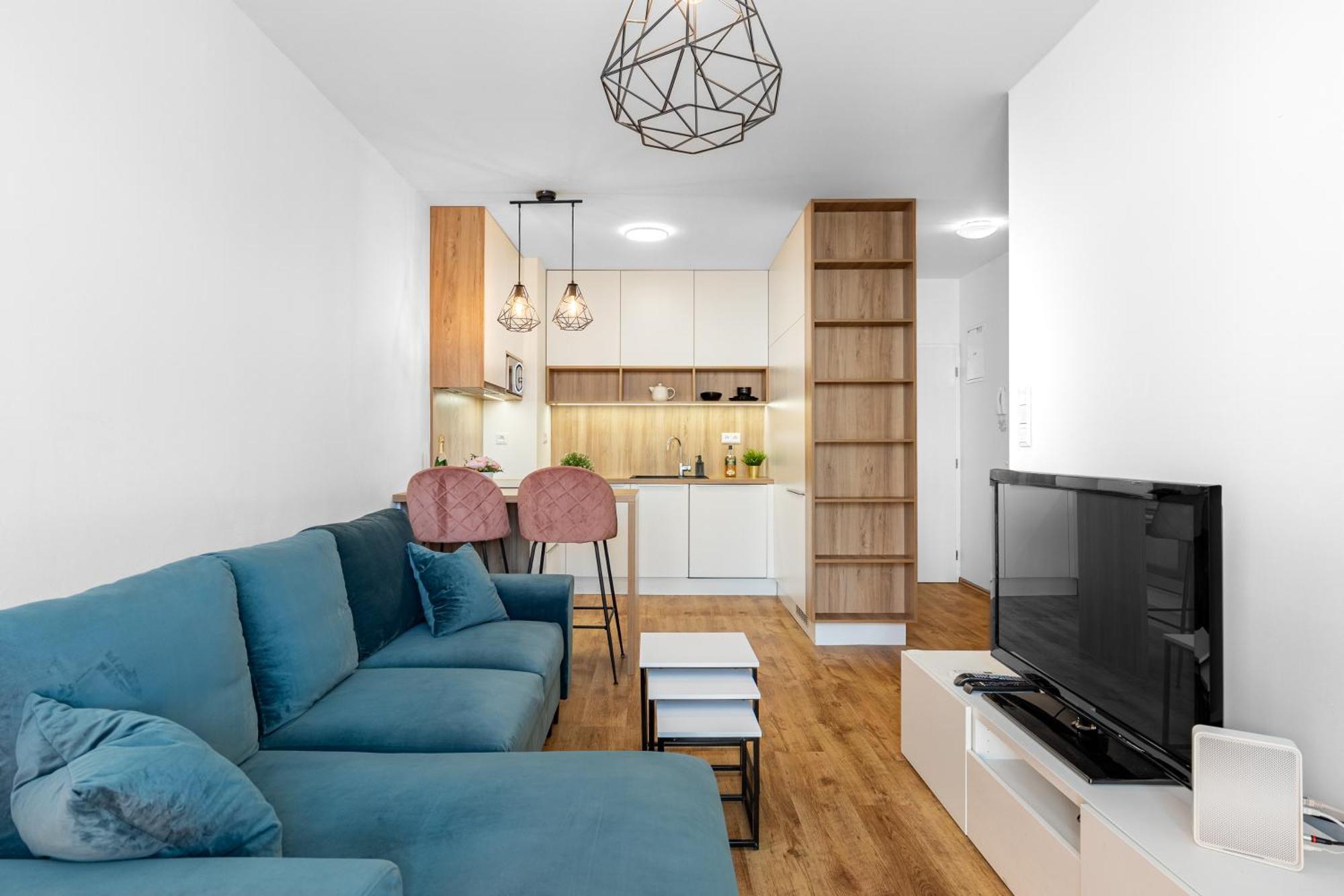 Leo Apartment - Ac & Free Parking Bratislava Luaran gambar