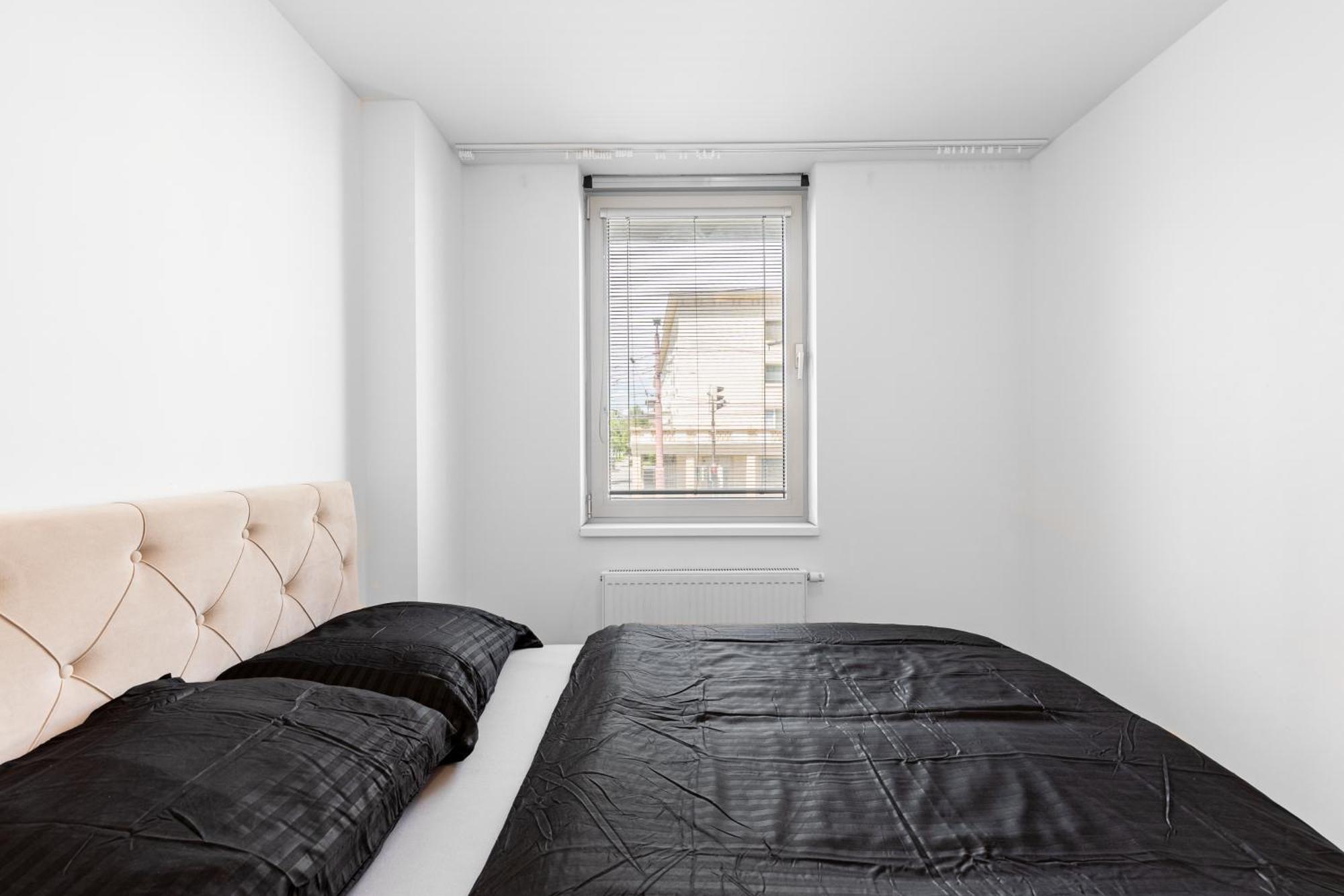 Leo Apartment - Ac & Free Parking Bratislava Luaran gambar