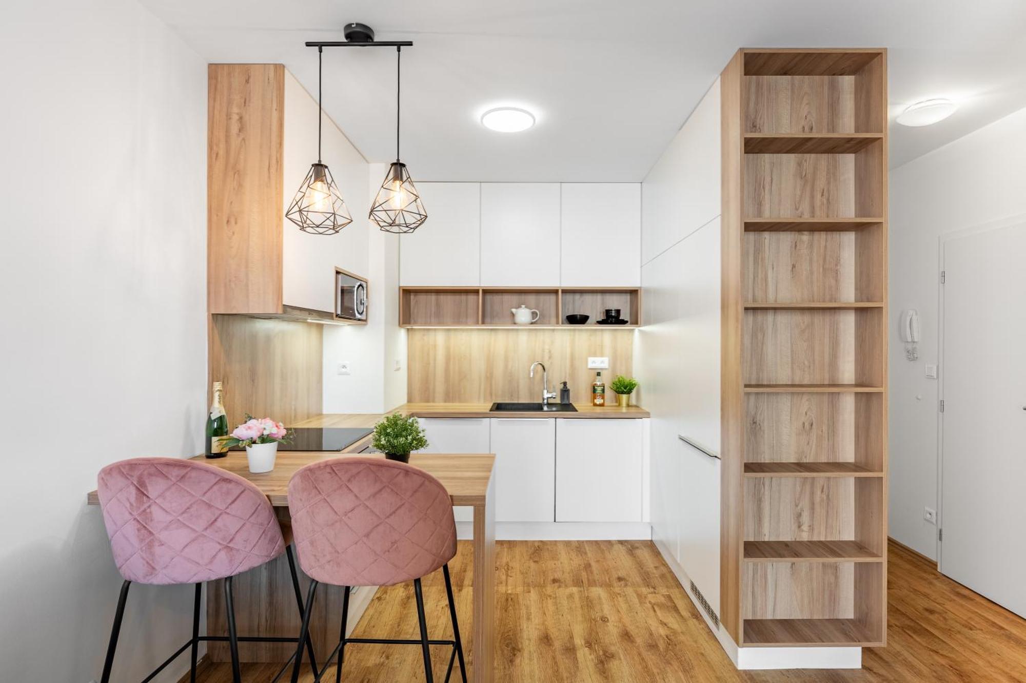 Leo Apartment - Ac & Free Parking Bratislava Luaran gambar